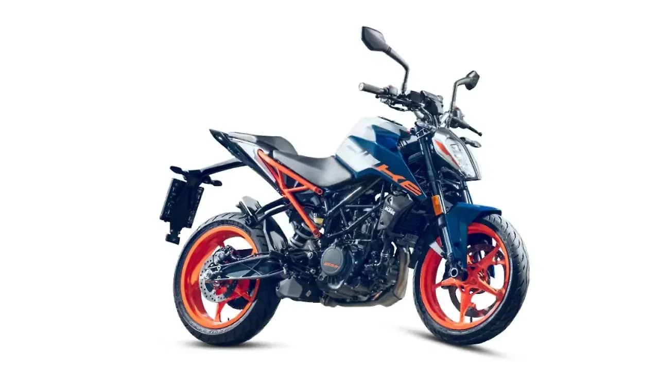 KTM 160 Duke Right Front Three Quarter