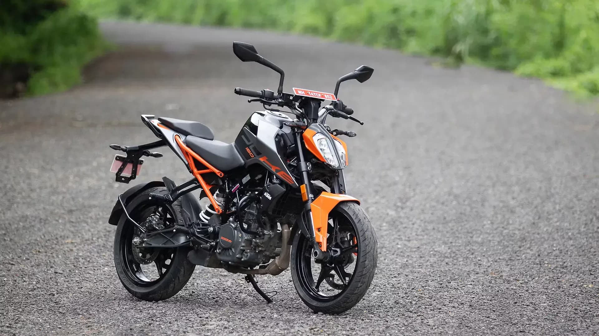 KTM 160 Duke Right Front Three Quarter