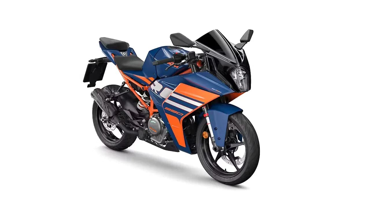 KTM RC 390 Right Front Three Quarter