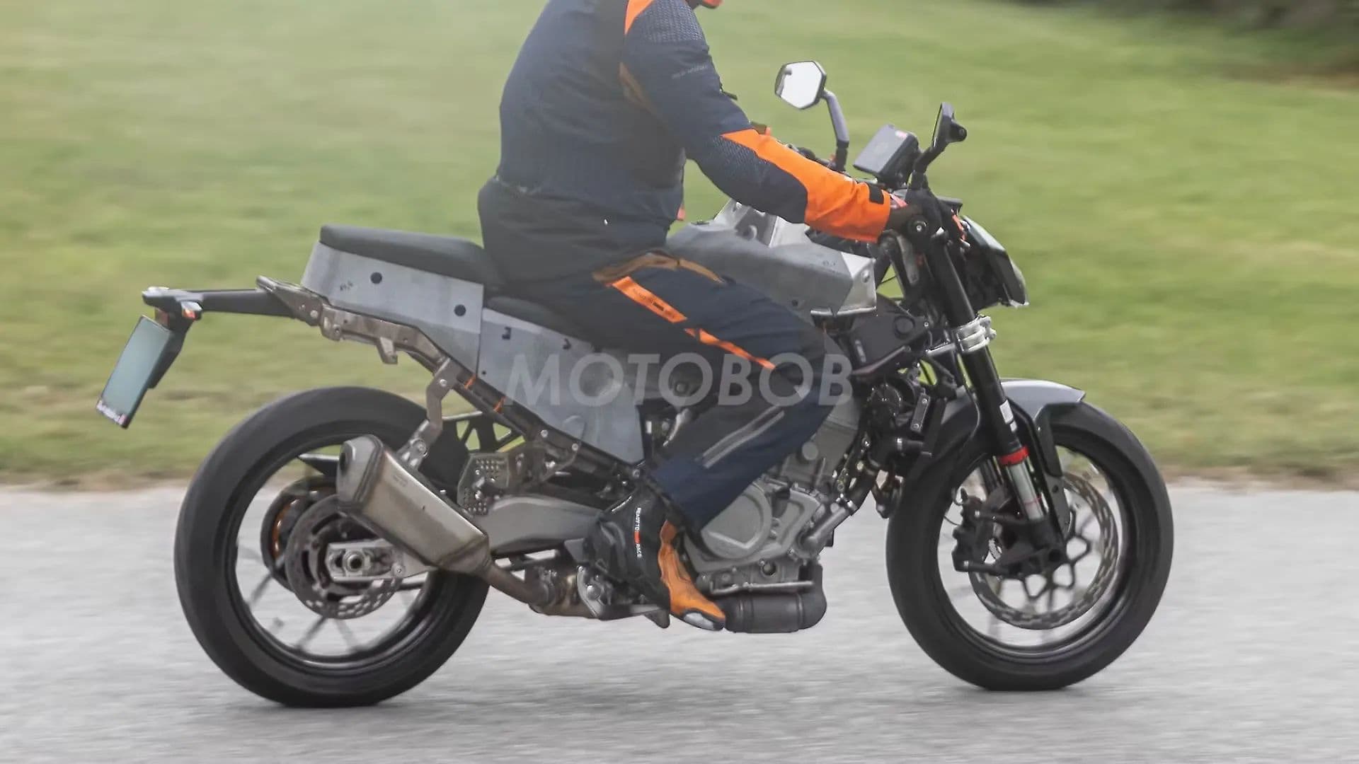 KTM 650 Duke Right Rear Three Quarter