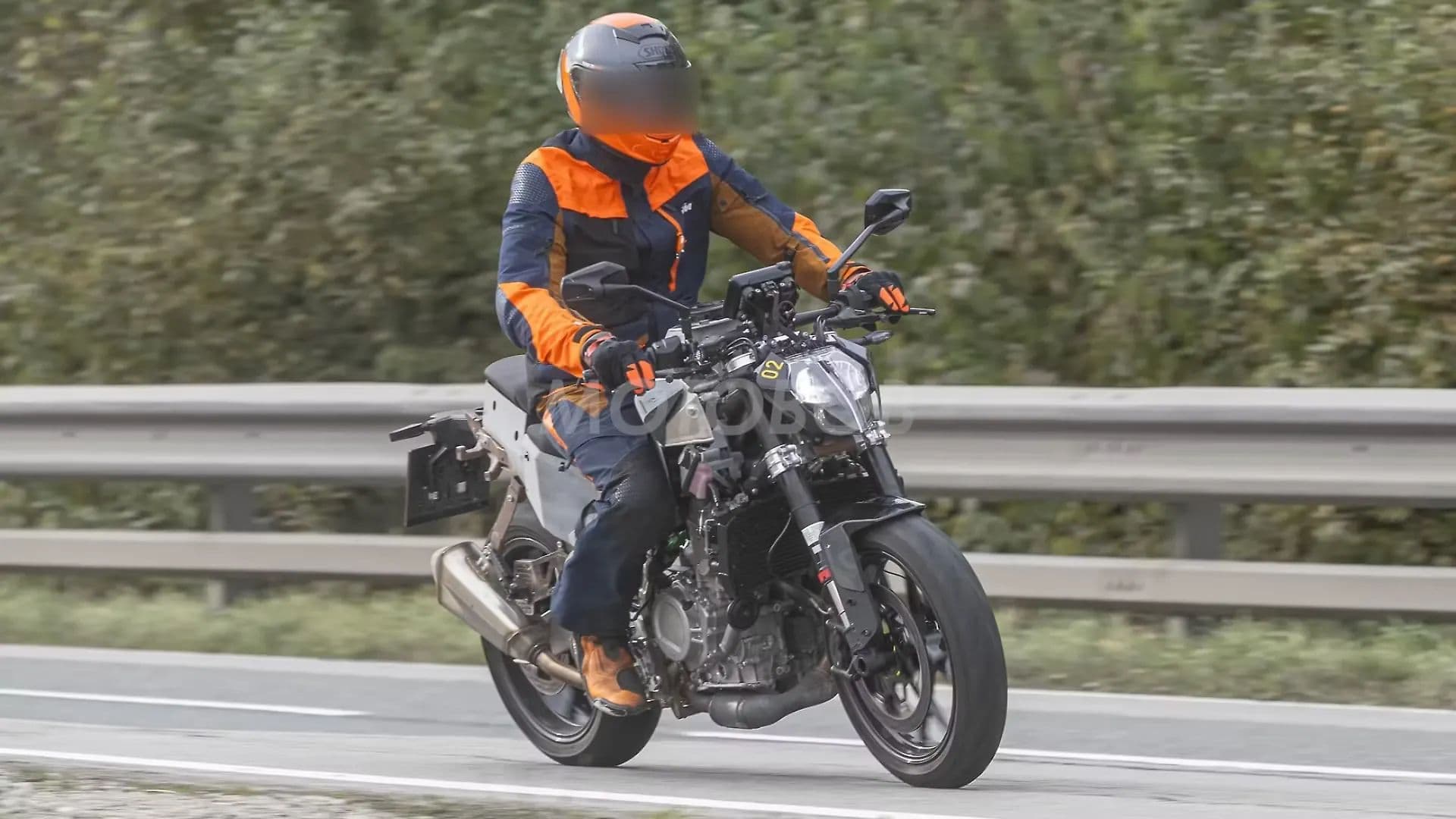 KTM 650 Duke Right Front Three Quarter