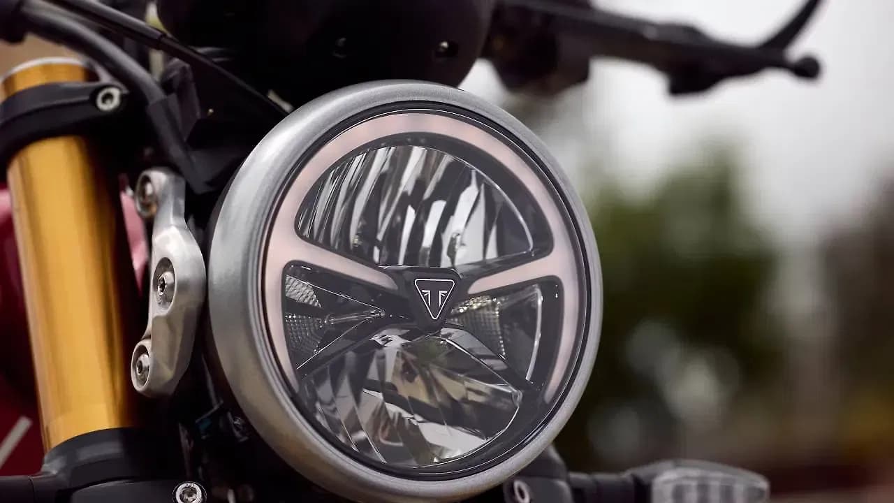 Triumph Speed 400 Head Light