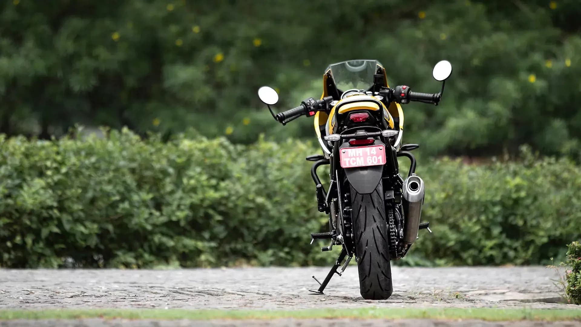 Triumph Thruxton 400 Rear View