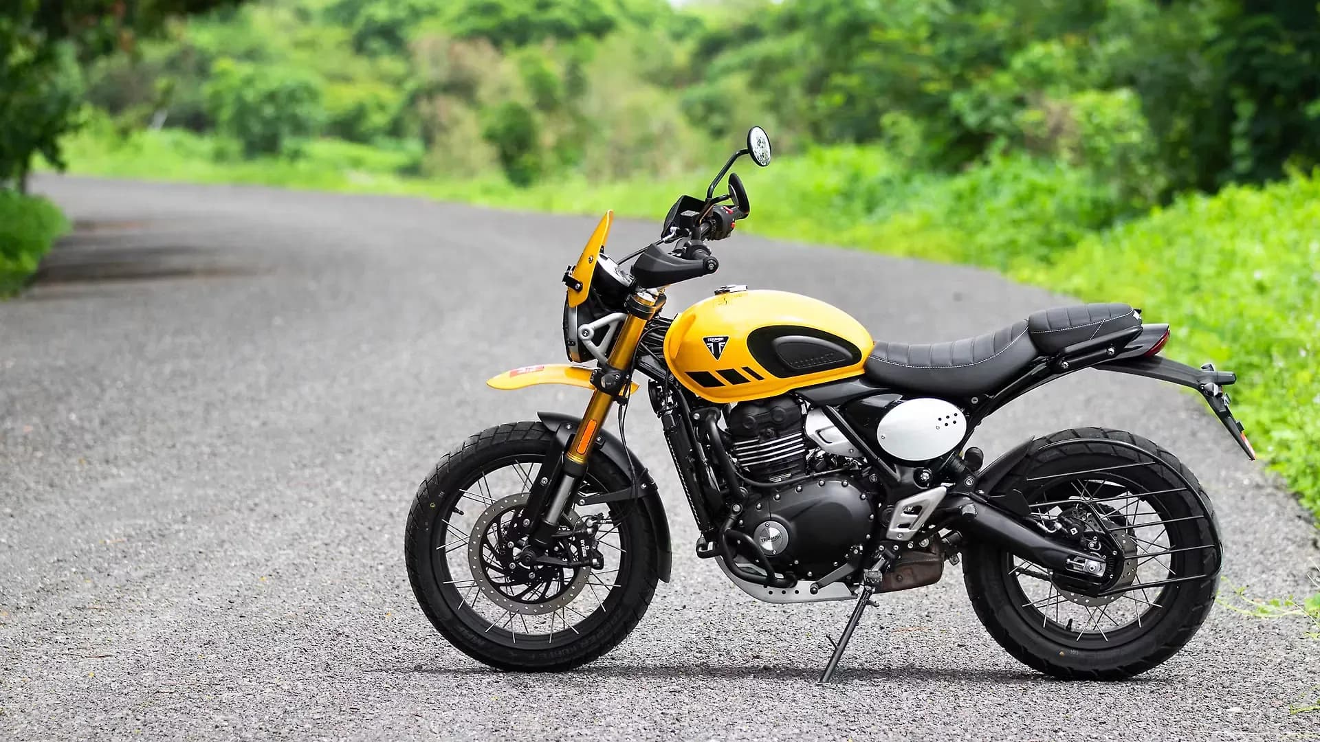 Triumph Scrambler 400 XC Left Side View