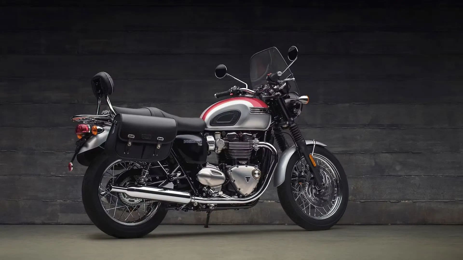 Triumph Bonneville 400 Right Rear Three Quarter