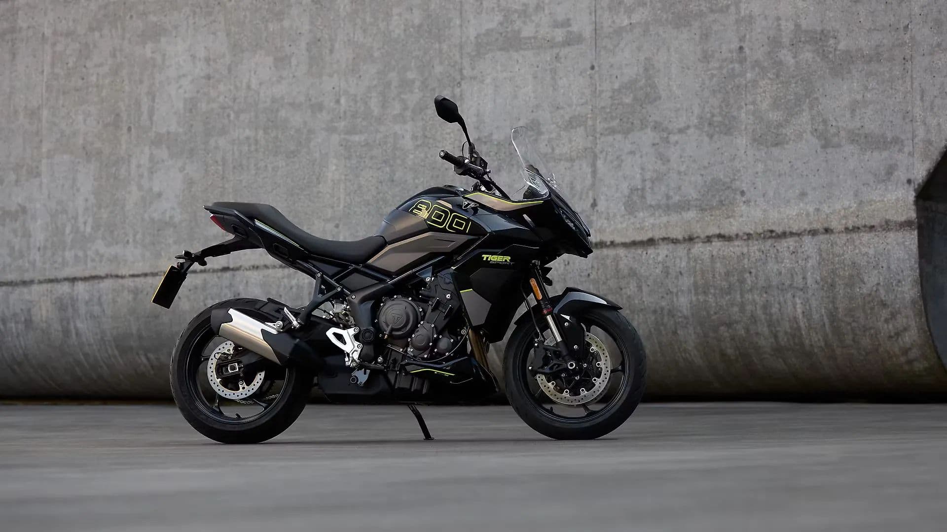 Triumph Tiger Sport 800 Right Side View