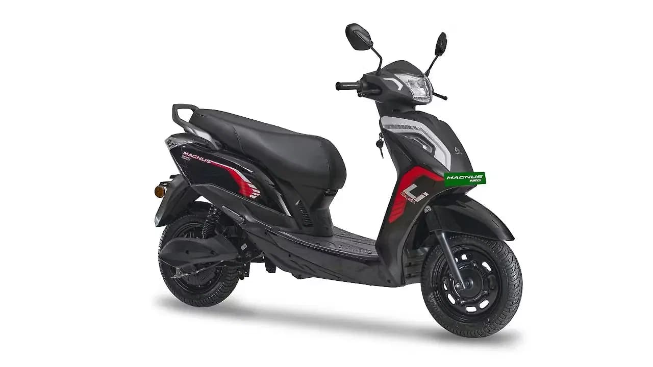 Ampere Magnus Right Front Three Quarter