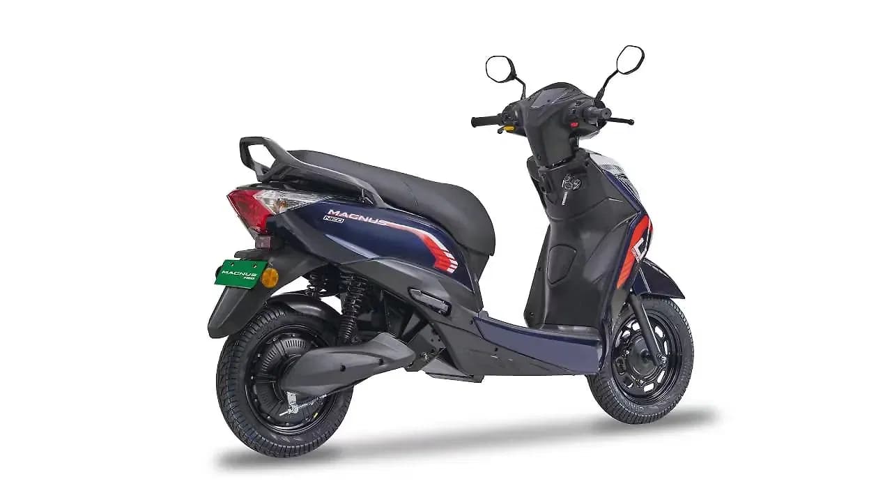 Ampere Magnus Right Rear Three Quarter