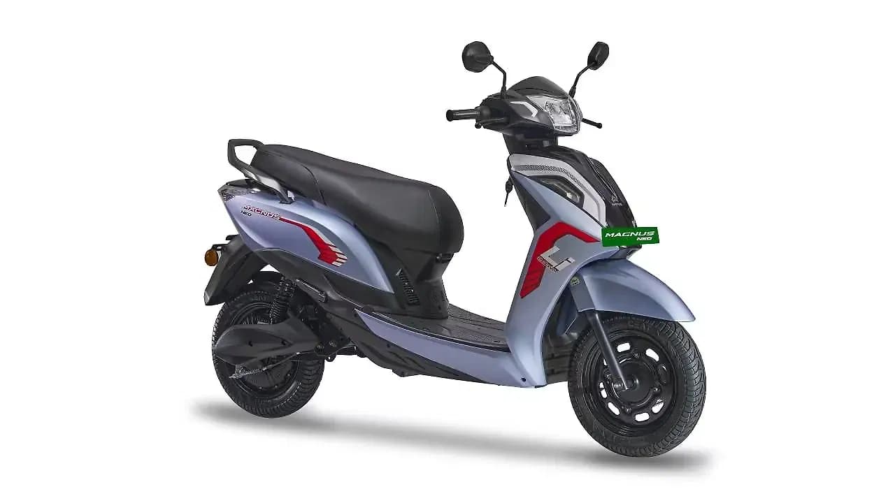 Ampere Magnus Right Front Three Quarter