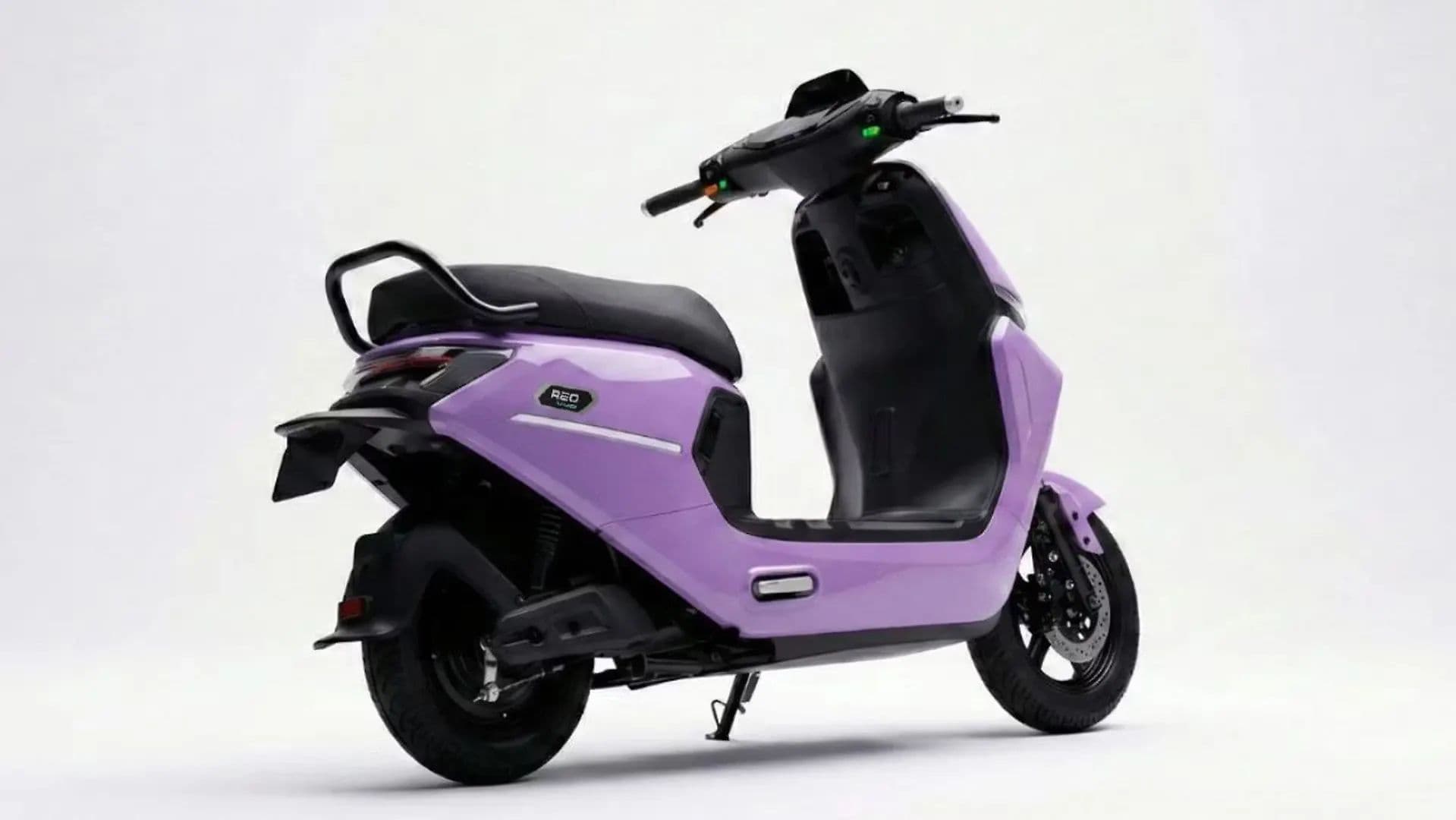 Ampere Reo Right Rear Three Quarter