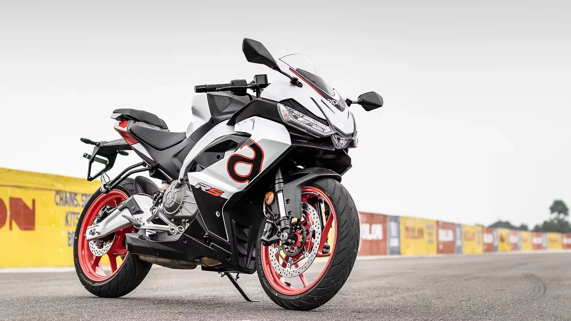 Aprilia RS 457 Right Front Three Quarter
