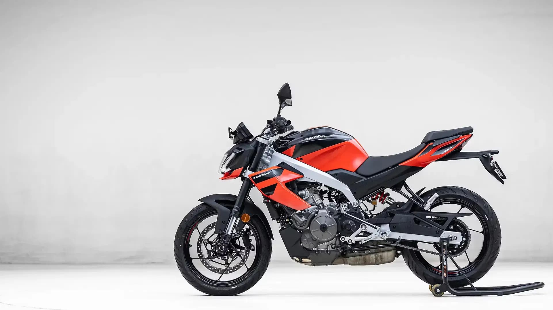 Aprilia Tuono 457 Left Side View