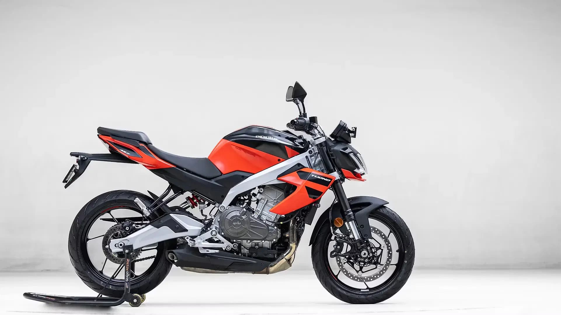 Aprilia Tuono 457 Right Side View