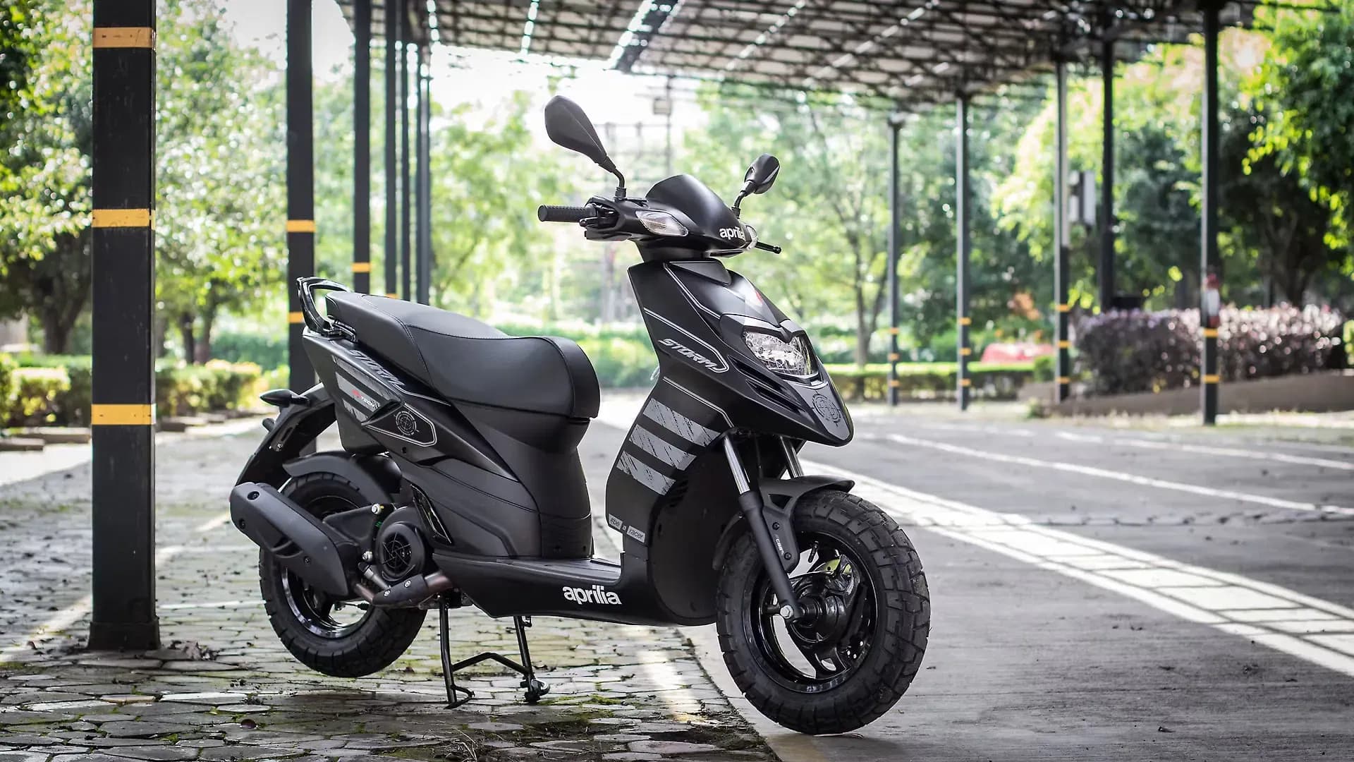 Aprilia Storm 125 Right Front Three Quarter