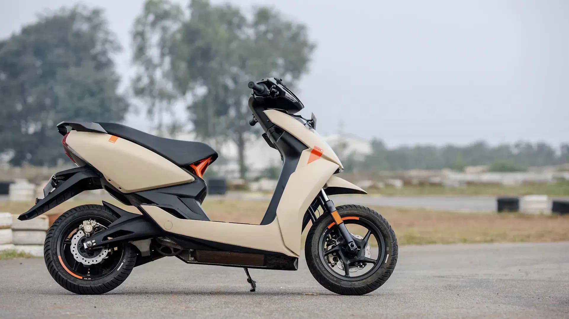 Ather 450X Right Side View