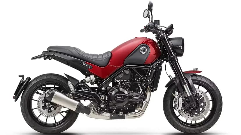 Benelli Leoncino 500 in Red