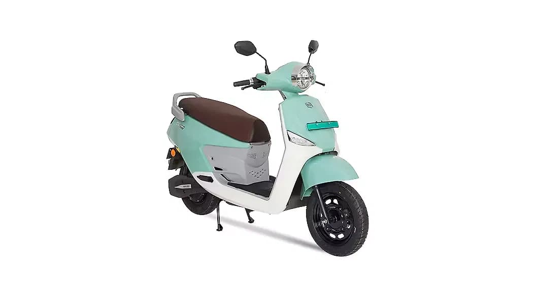 BGauss C12i Right Front Three Quarter