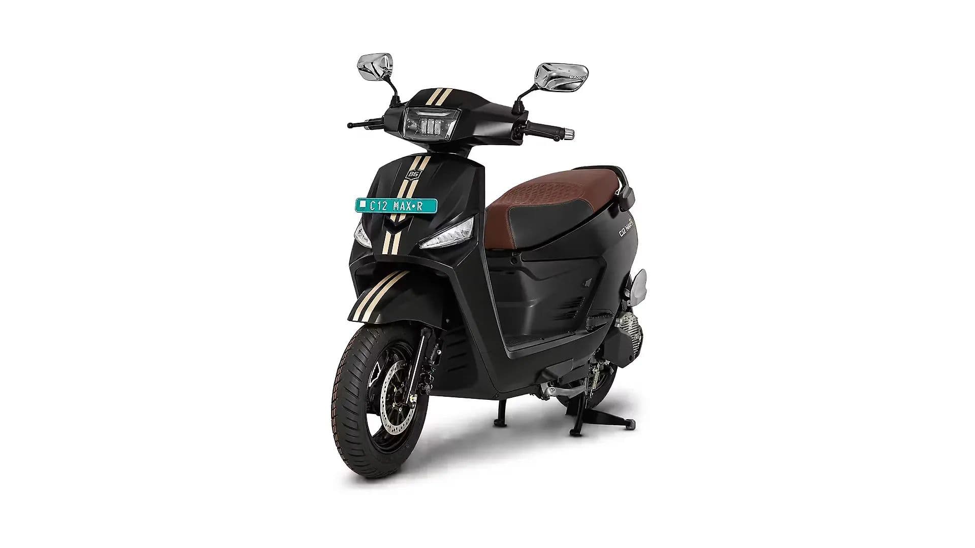 BGauss C12 MaxR Left Front Three Quarter