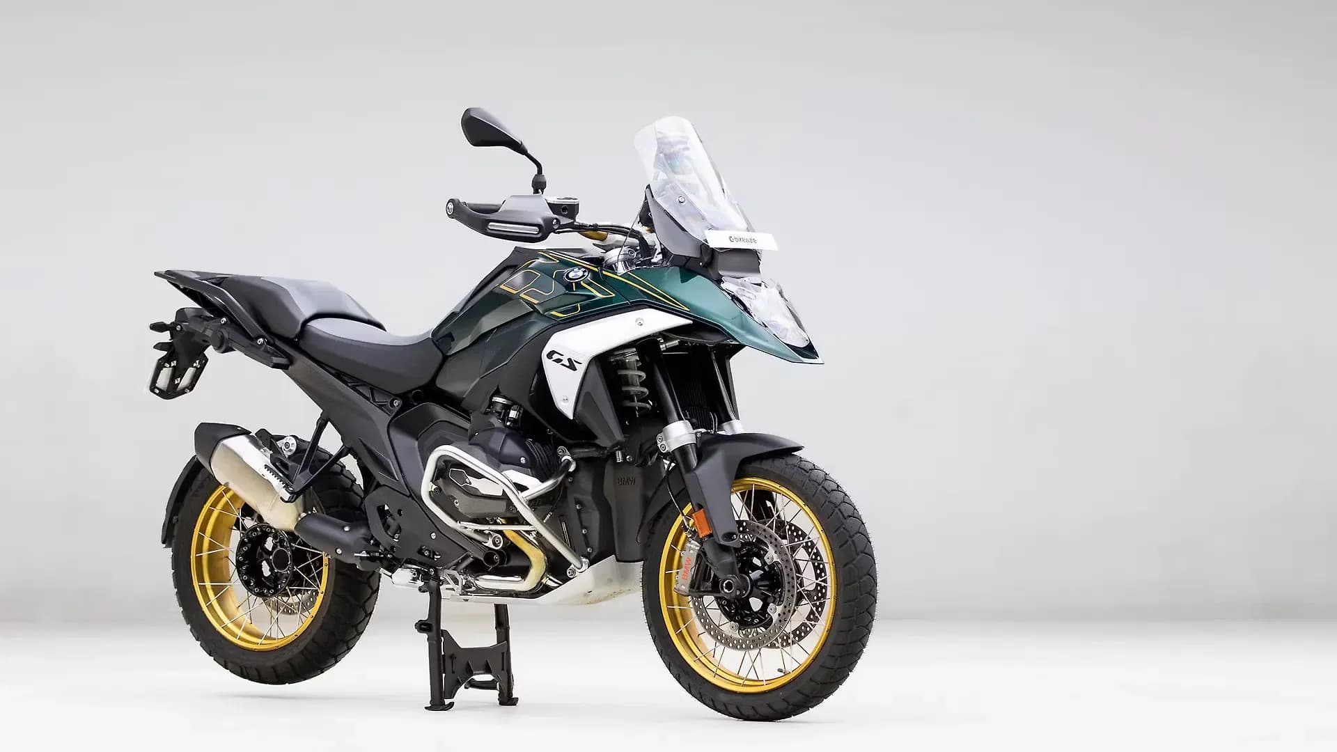BMW R 1300 GS Right Front Three Quarter