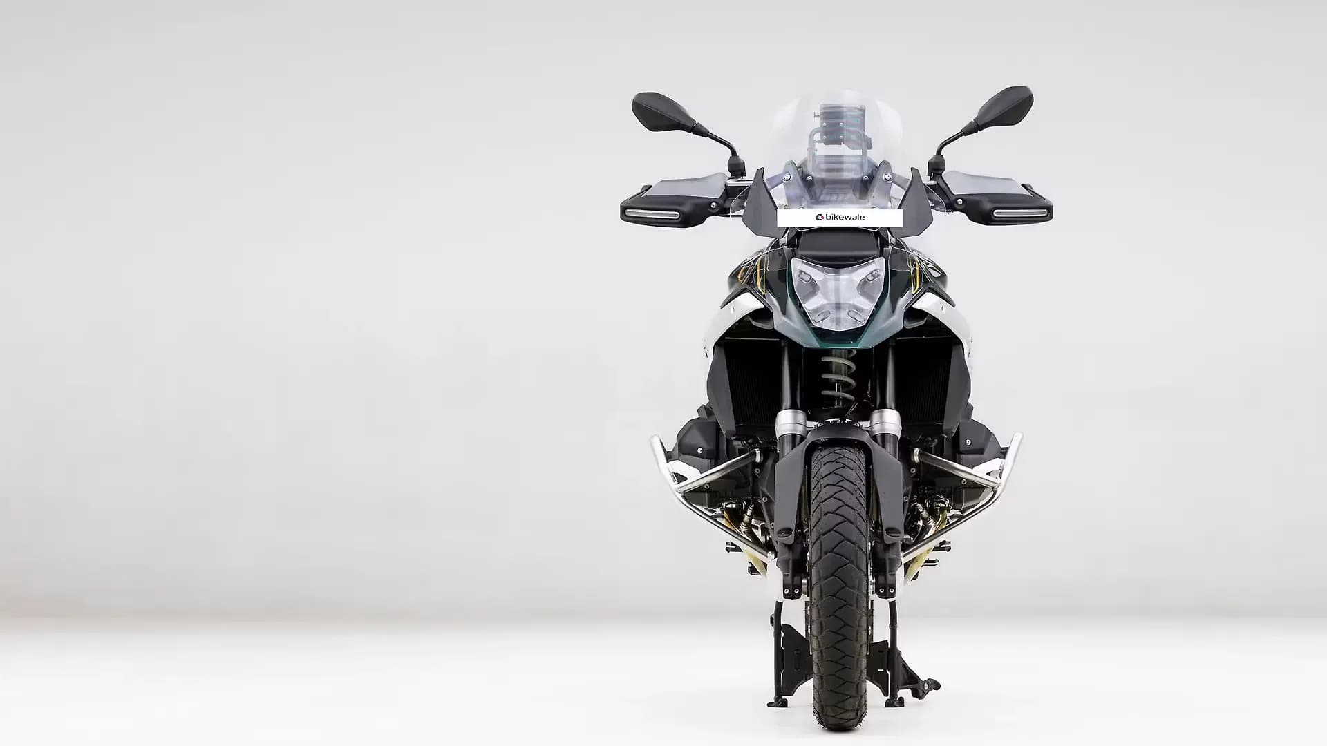 BMW R 1300 GS Front View