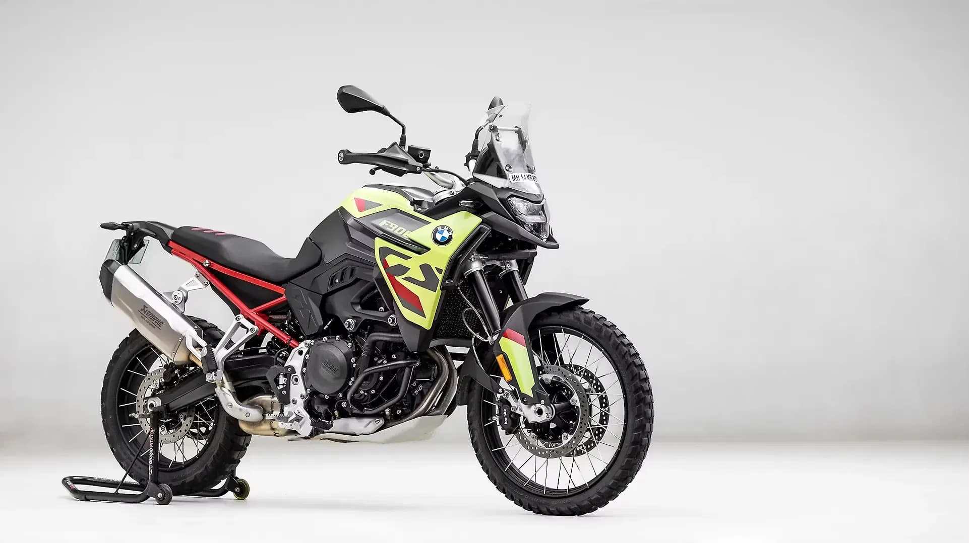 BMW F 900 GS Right Front Three Quarter