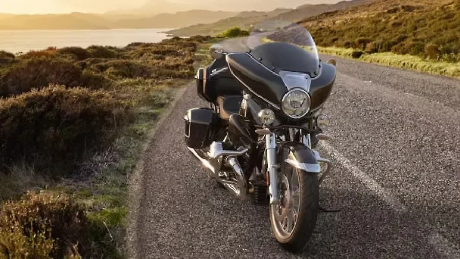 BMW R18 Right Front Three Quarter