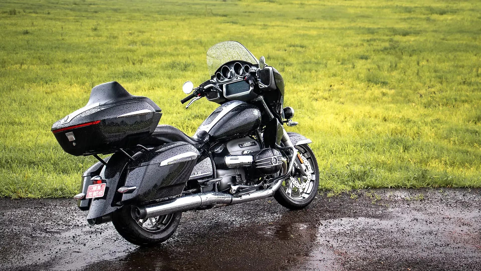 BMW R18 Right Rear Three Quarter