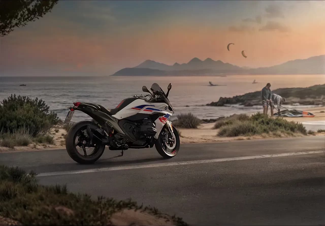 BMW R 1300 R Right Rear Three Quarter