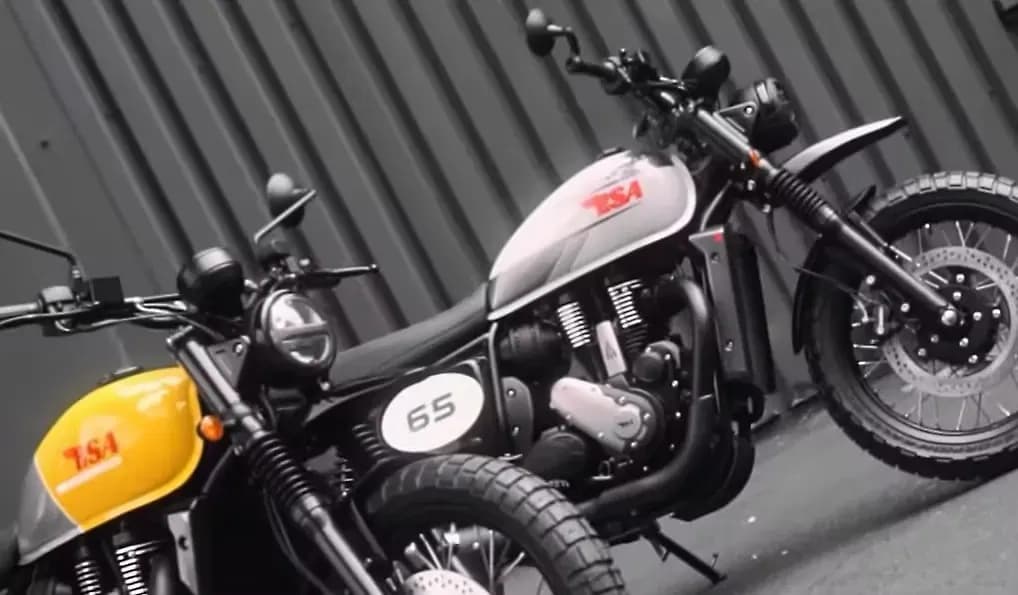 BSA Scrambler 650 Right Side View