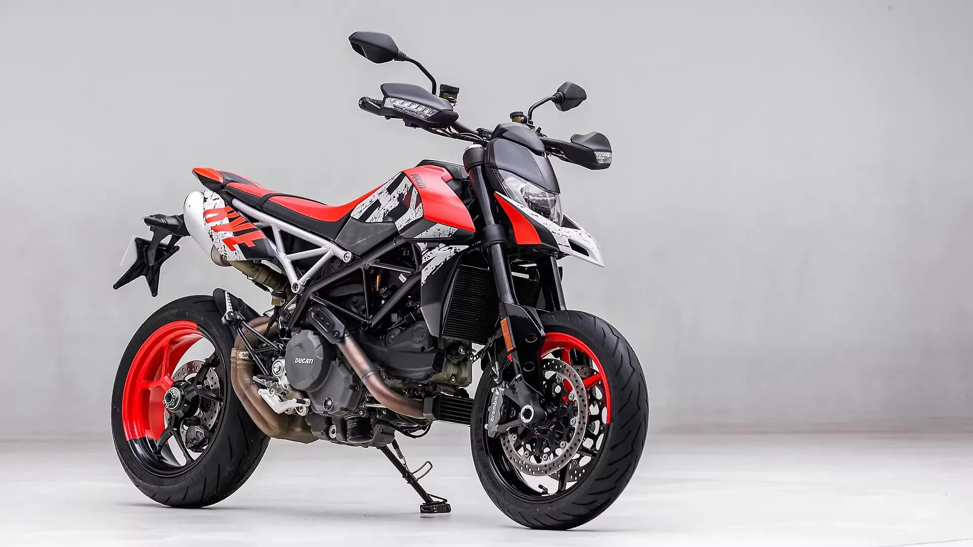 Ducati Hypermotard 950 Right Front Three Quarter