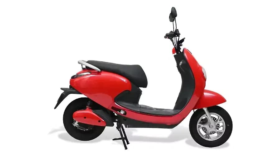 Evolet Pony in Red