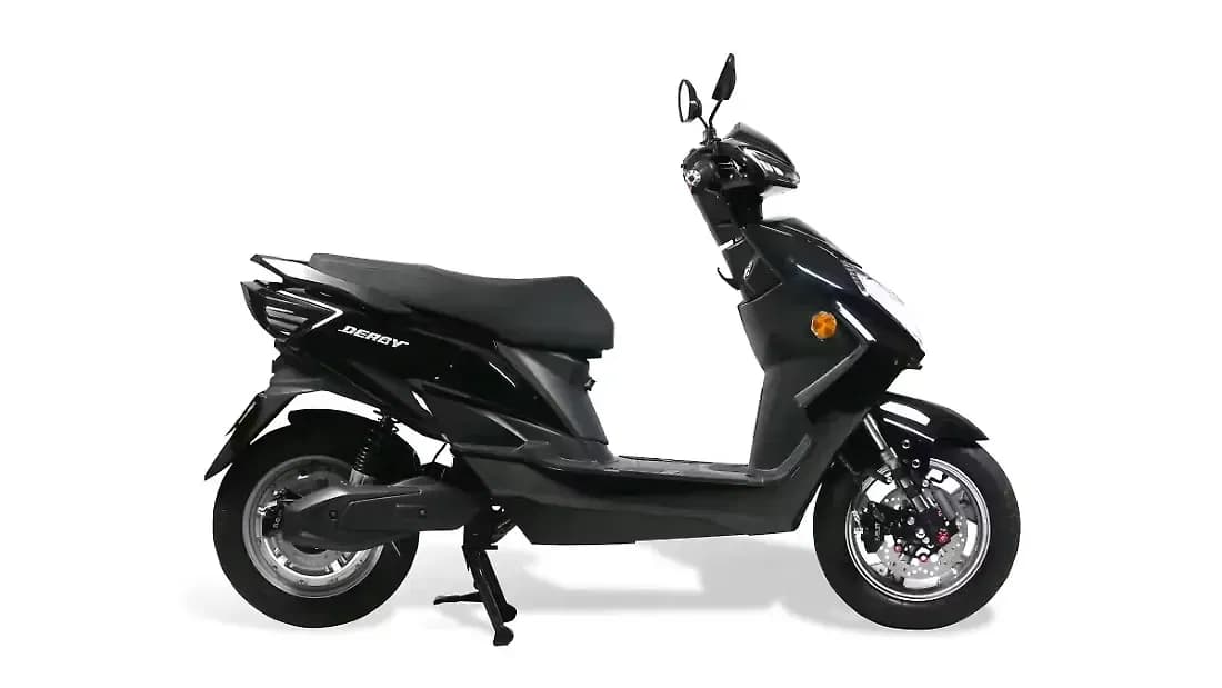 Evolet Derby in Black