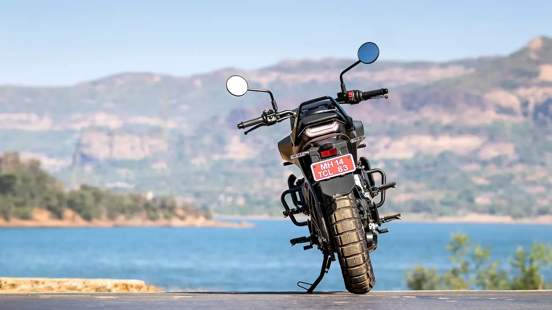 Husqvarna Svartpilen 401 Rear View