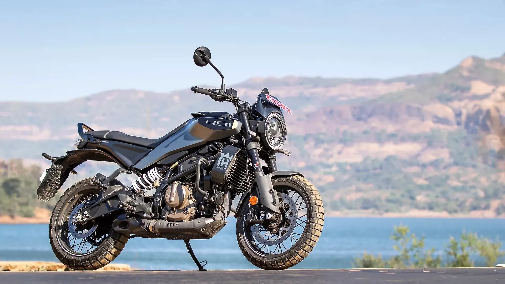 Husqvarna Vitpilen 401 Right Front Three Quarter