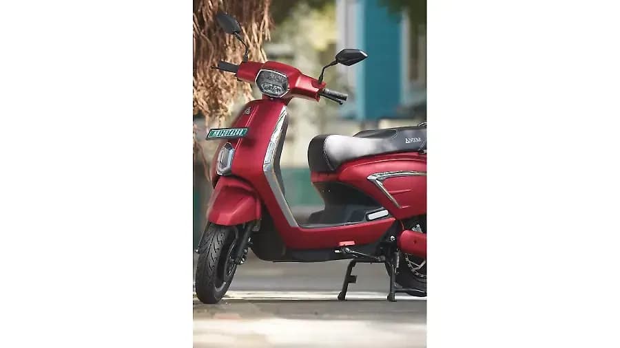 iVOOMi Jeet X Left Front Three Quarter