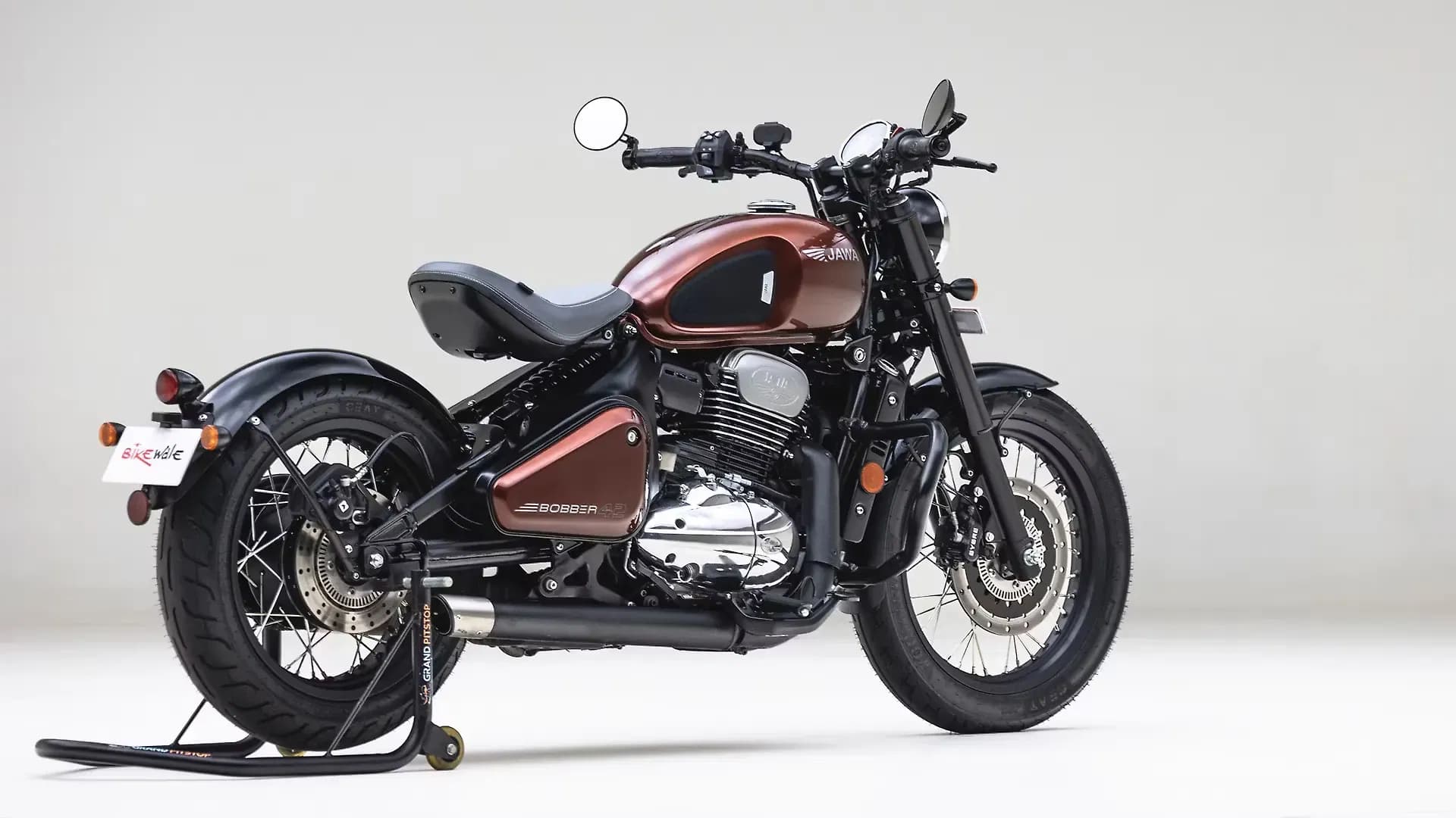 Jawa 42 Bobber Right Rear Three Quarter