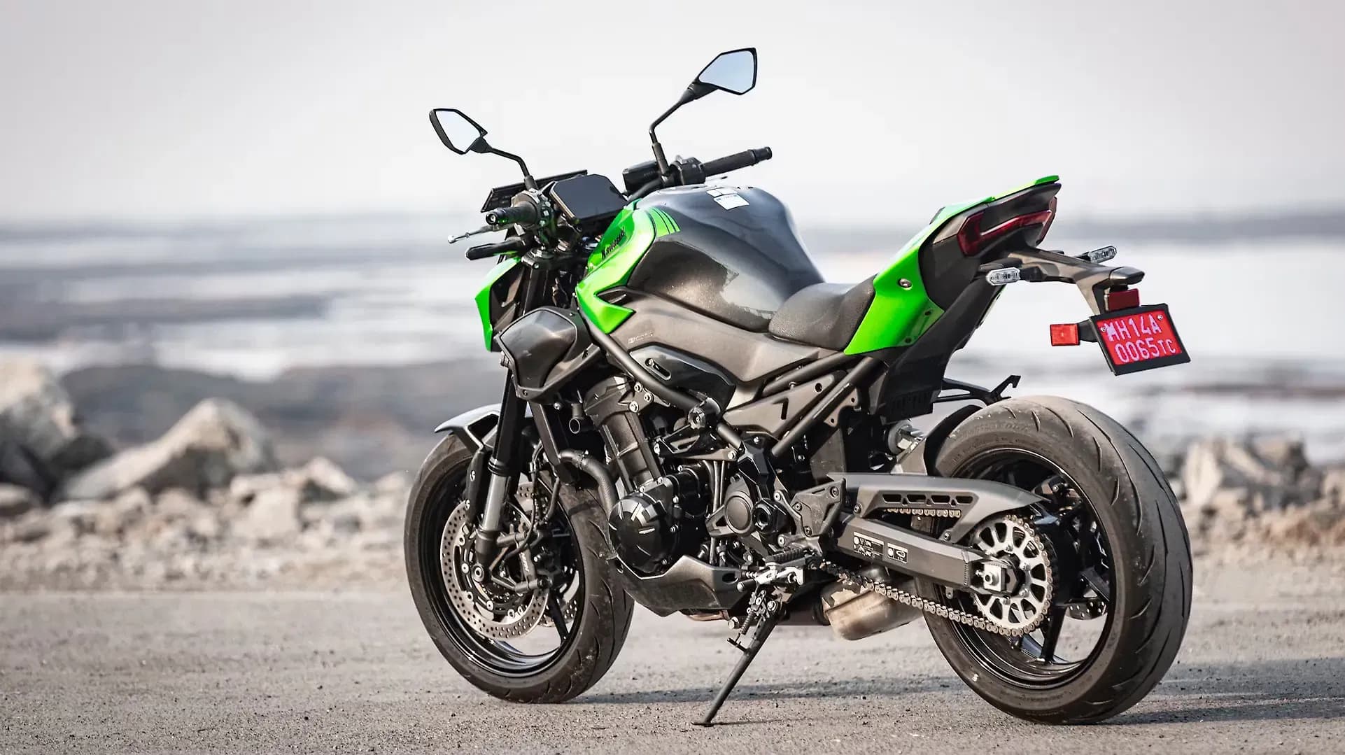 Kawasaki Z900 Left Rear Three Quarter