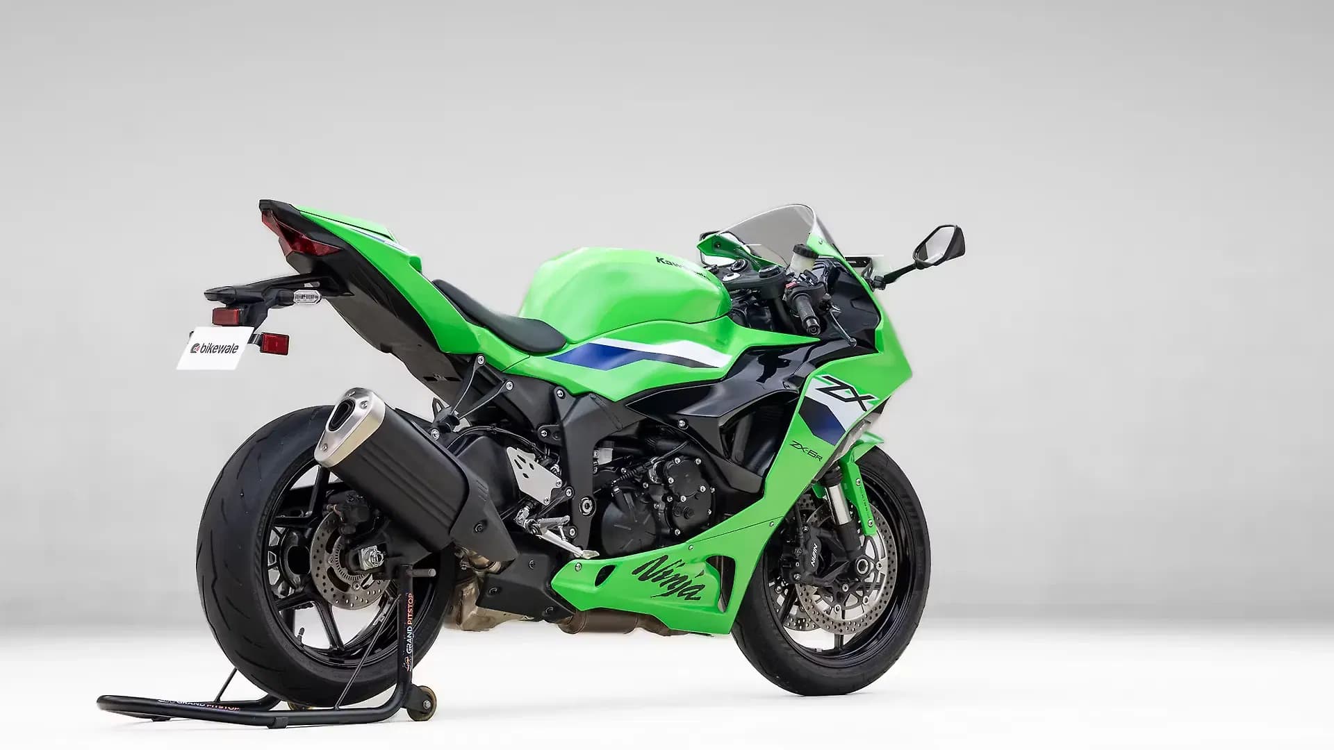 Kawasaki Ninja ZX-6R Right Rear Three Quarter