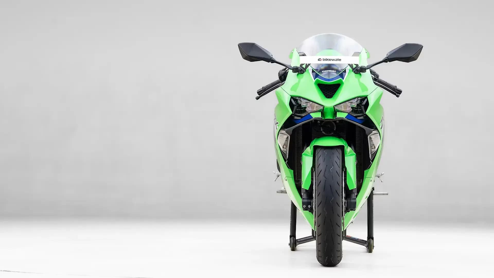 Kawasaki Ninja ZX-6R Front View
