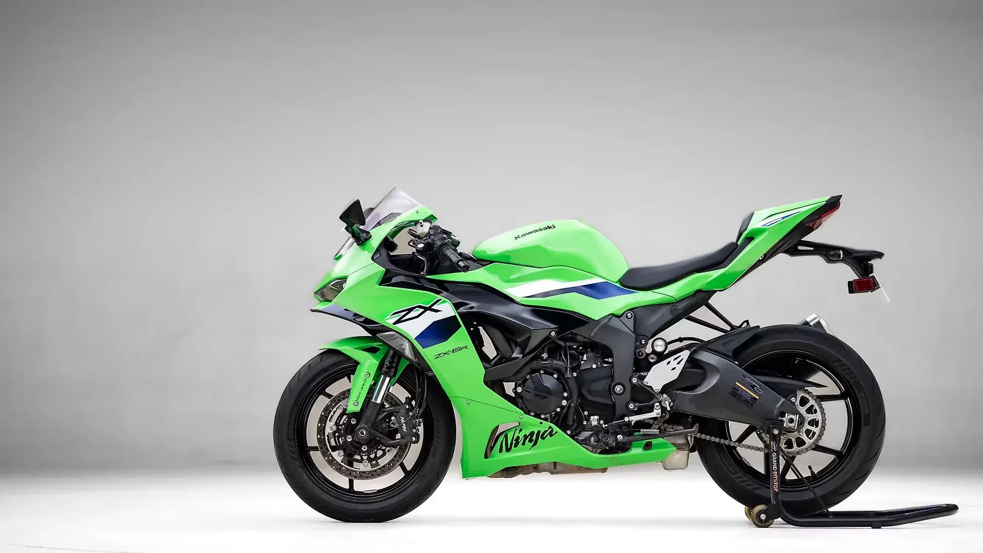 Kawasaki Ninja ZX-6R Left Side View