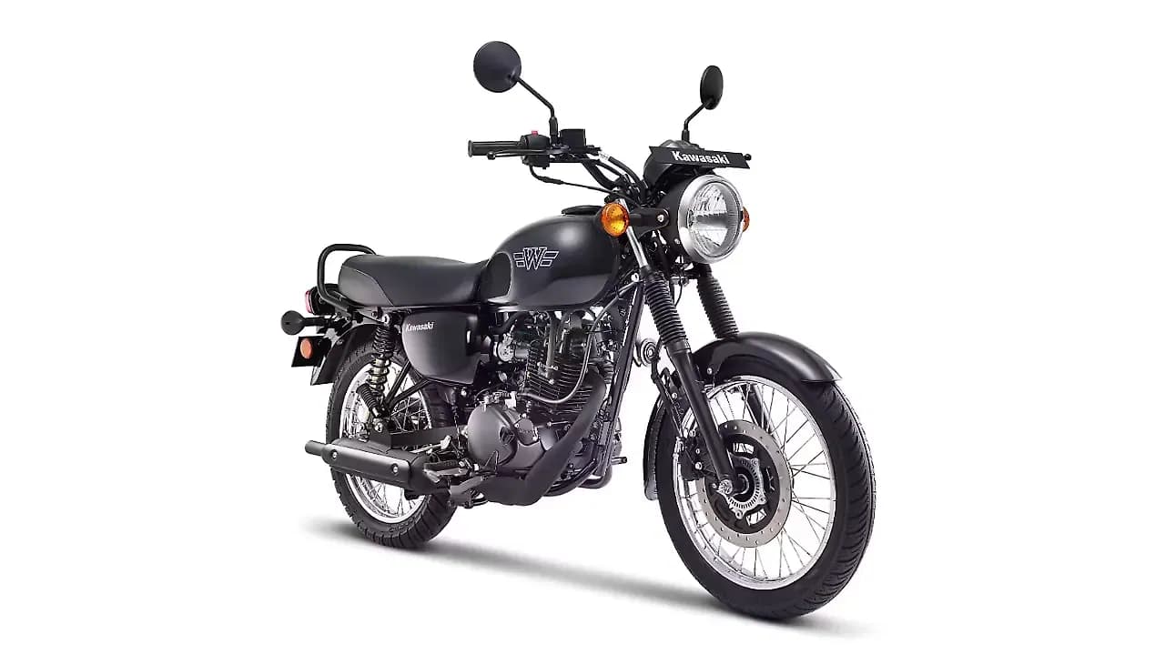 Kawasaki W175 Right Front Three Quarter