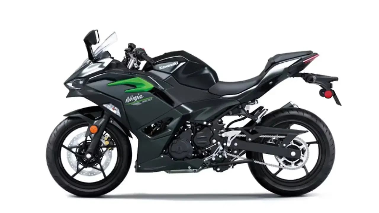 Kawasaki Ninja 500 Left Side View
