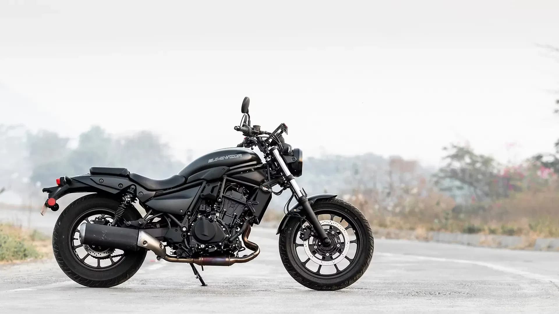 Kawasaki Eliminator Right Side View