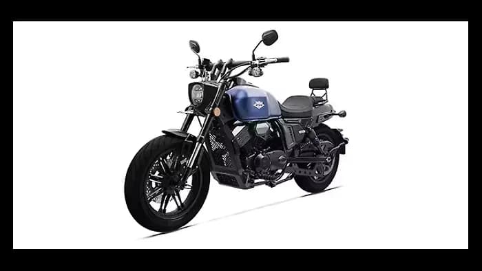 Keeway K-Light 250V Left Front Three Quarter