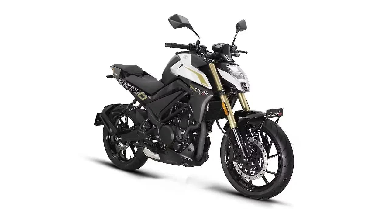 Keeway K300 SF Right Front Three Quarter