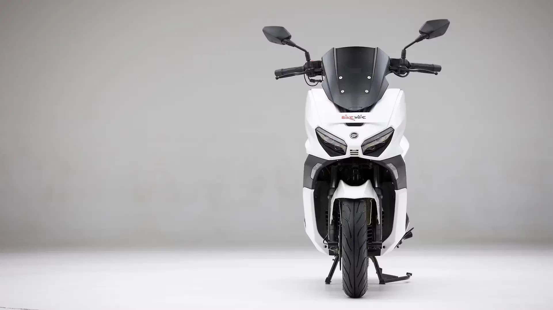 Keeway Vieste 300 Front View