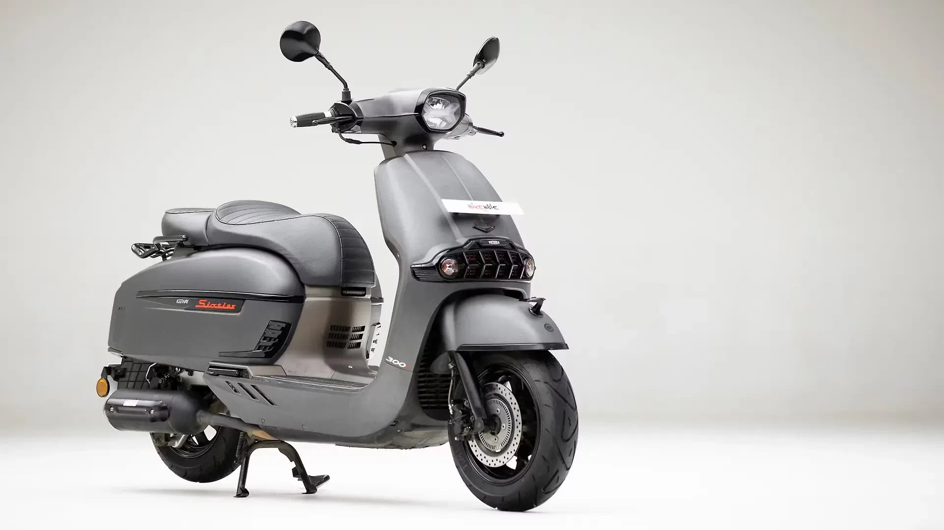 Keeway Sixties 300i Right Front Three Quarter