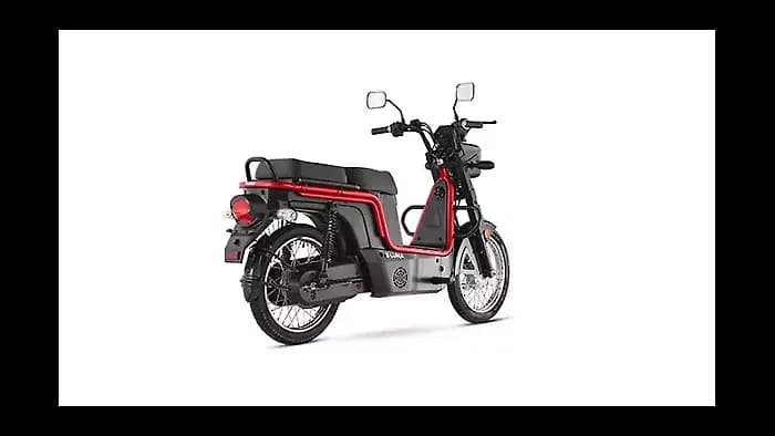 Kinetic Green E-Luna Right Rear Three Quarter