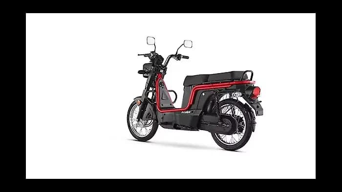 Kinetic Green E-Luna Left Rear Three Quarter