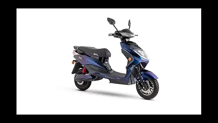 Kinetic Green Zing Right Front Three Quarter
